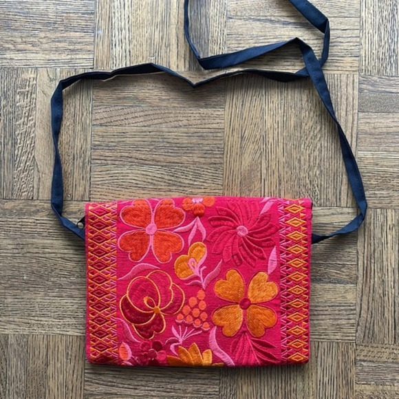 NWOT Beautiful Mexican hand crafted crossbody bag - Picture 3 of 7